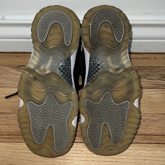 Jordan Retro 11 Jubilee Sneaker (Used) - Picture 5 of 11